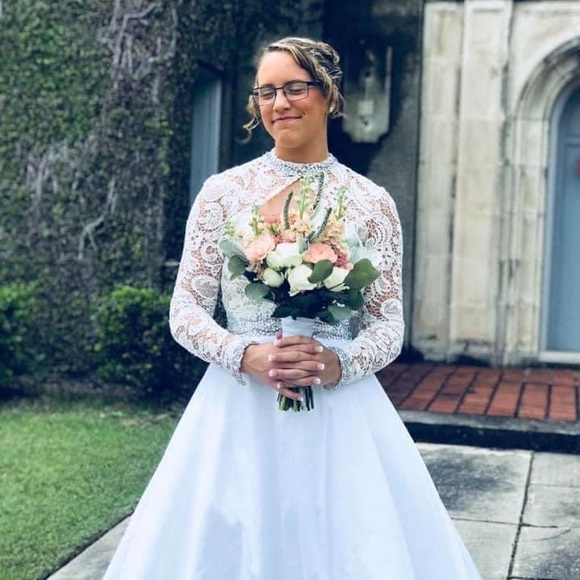 Wedding Dress - Picture 4 of 5